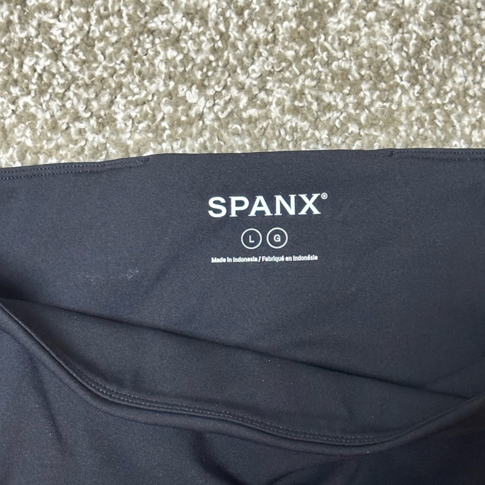 SPANX Classic Black Leggings Size Large - Picture 4 of 9